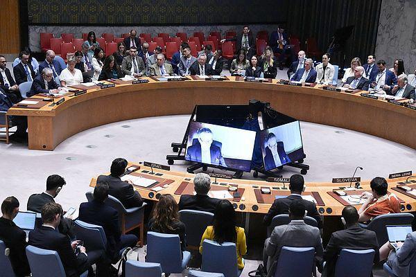 投牛策略 联合国安理会紧急会议：中俄强烈谴责美国，以伊代表交锋